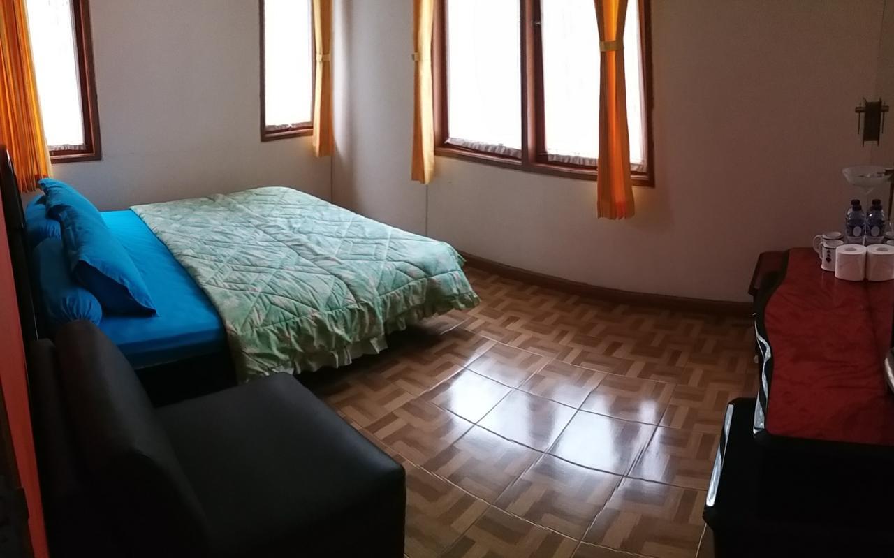 Homestay Triniti Lembang Exterior photo