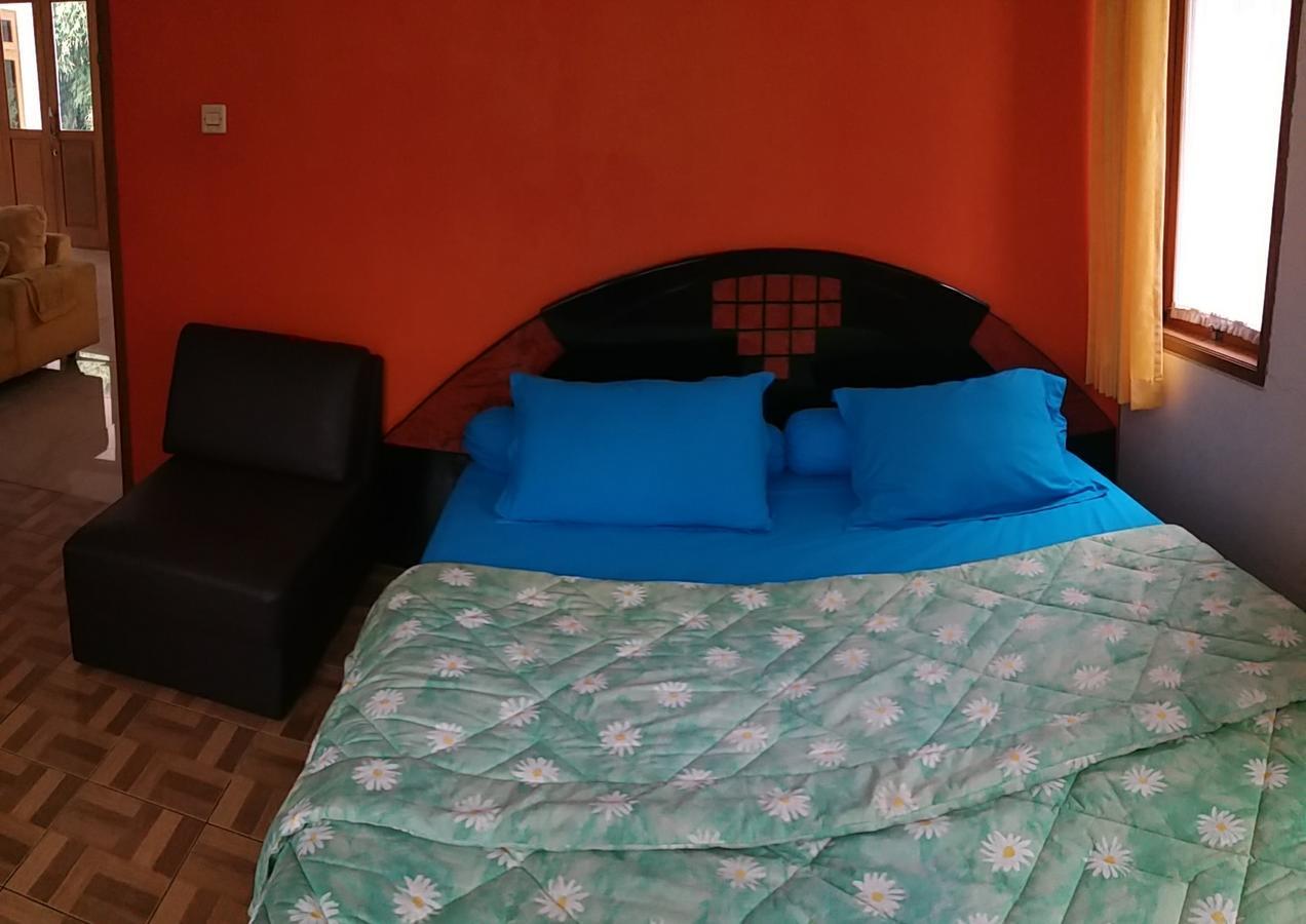 Homestay Triniti Lembang Exterior photo