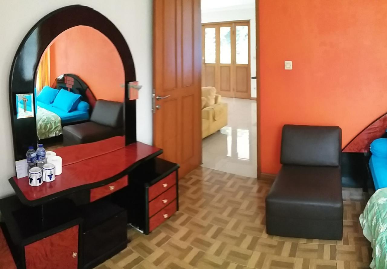 Homestay Triniti Lembang Exterior photo
