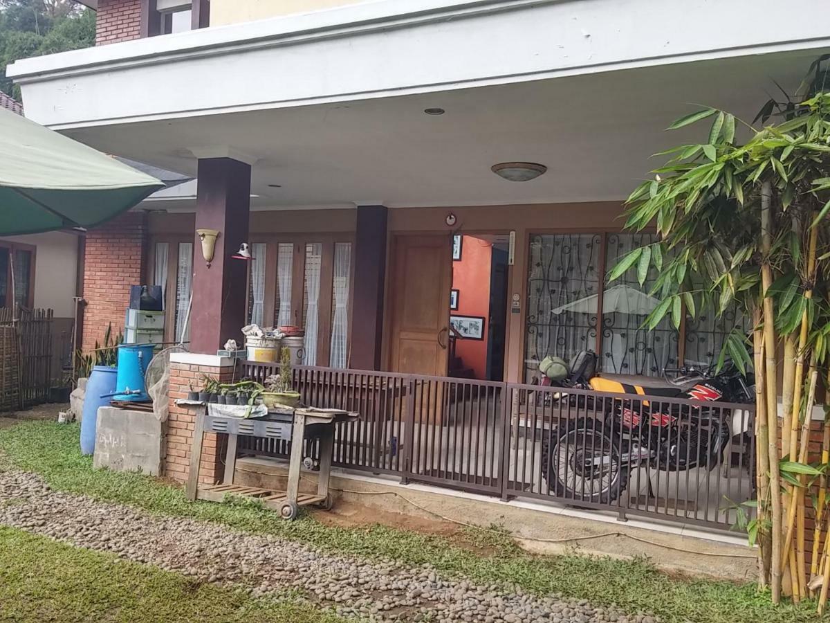 Homestay Triniti Lembang Exterior photo